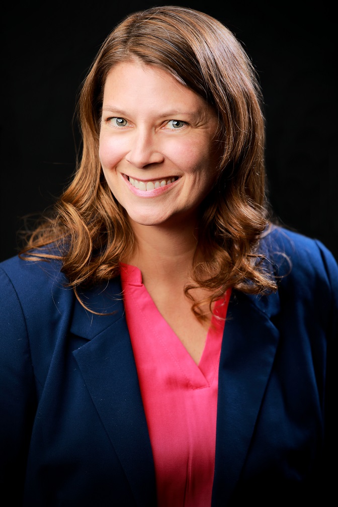 Dr. Lyndsey Oltmans, Pham